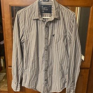 Men’s Medium American Eagle Outfitters Gray and White Striped Casual Shirt